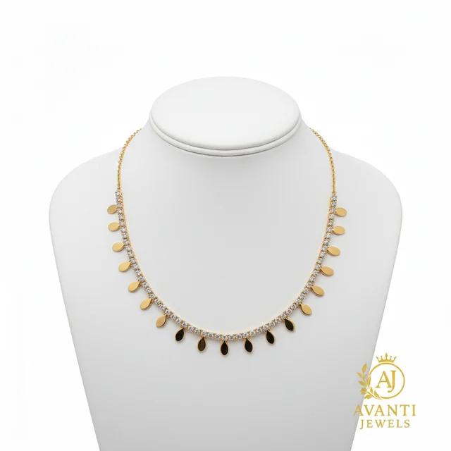 Gold-tone necklace from the Avanti Jewels collection